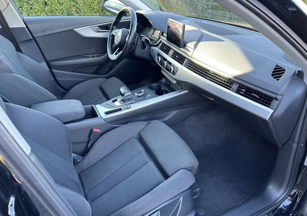 Audi A4 cena 66000 przebieg: 167000, rok produkcji 2016 z Chocz małe 436